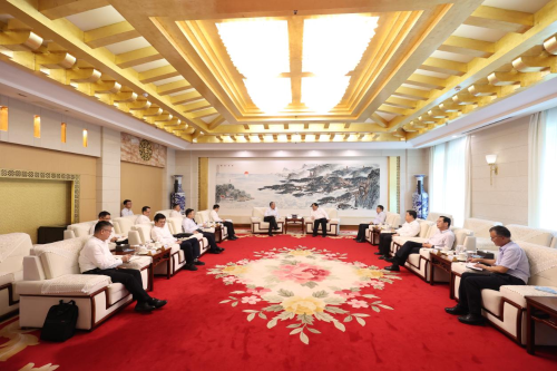 中國電建黨委副書記、總經(jīng)理王斌與山東省委常委、煙臺市委書記江成會談