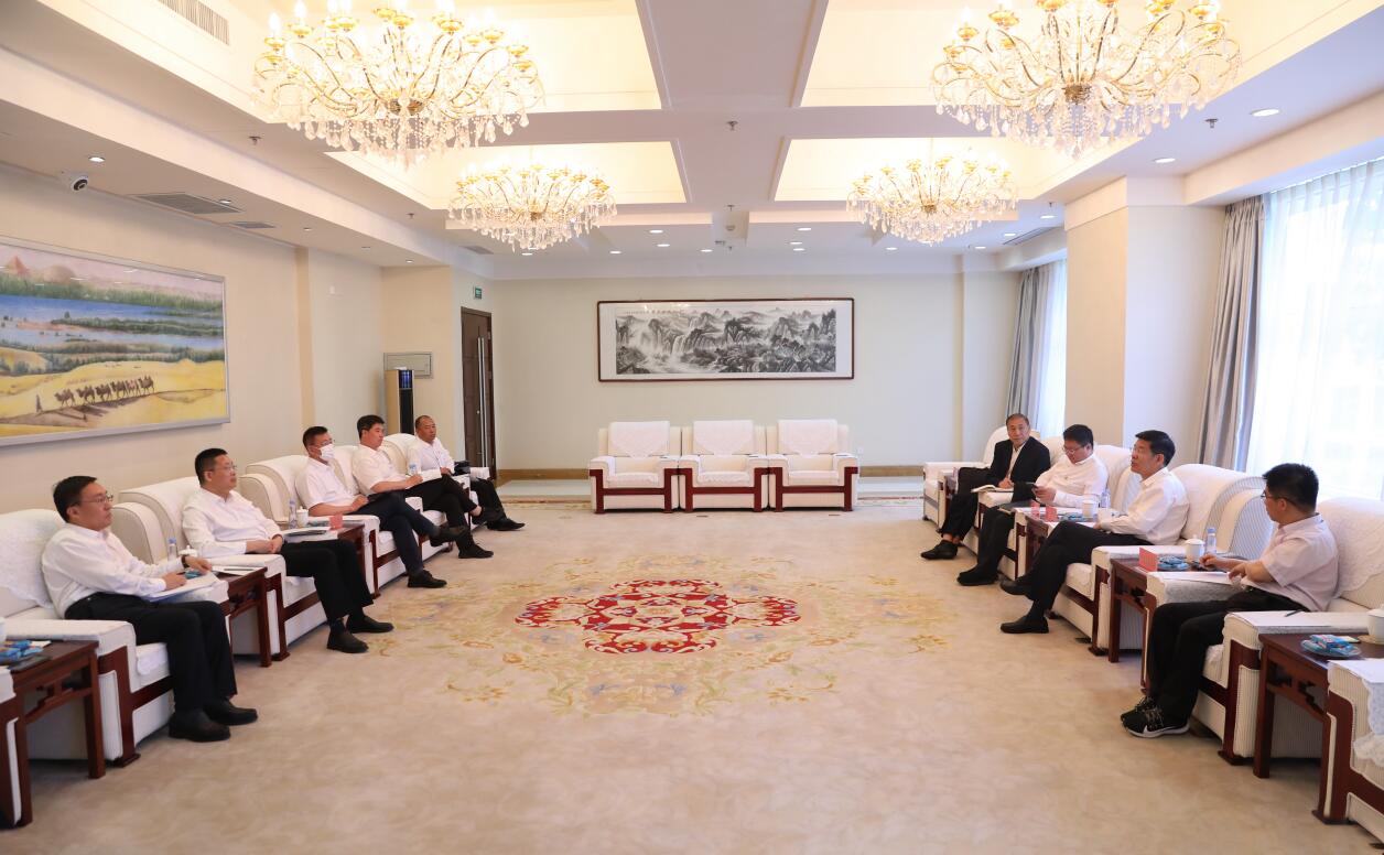 國家電投副總經理、黨組成員徐樹彪與內蒙古自治區(qū)黨委常委、常務副主席黃志強舉行會談