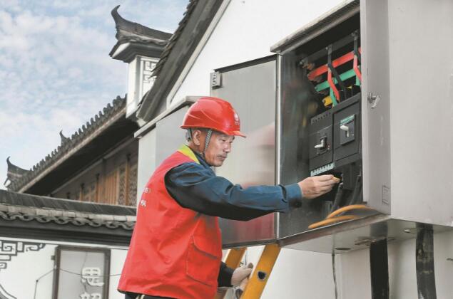 全國五一勞動獎?wù)芦@得者虞向紅：保障供電堅守一線，公益路上奔走不停