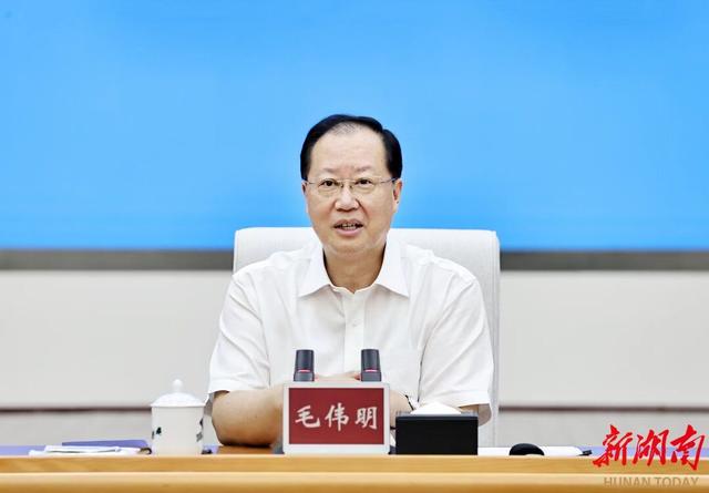 湖南省委副書(shū)記、省長(zhǎng)毛偉明與發(fā)電企業(yè)代表座談：強(qiáng)化擔(dān)當(dāng) 滿發(fā)穩(wěn)發(fā)