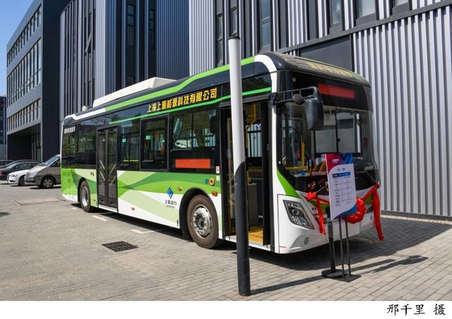 到2025年力爭發(fā)展燃料電池汽車超過10000輛，《上海交通領(lǐng)域氫能推廣應(yīng)用方案》發(fā)布