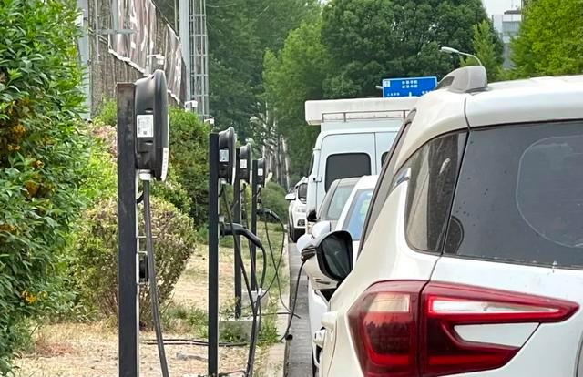 充電站費(fèi)用漲價(jià)，新能源車(chē)的韭菜終于成熟了?
