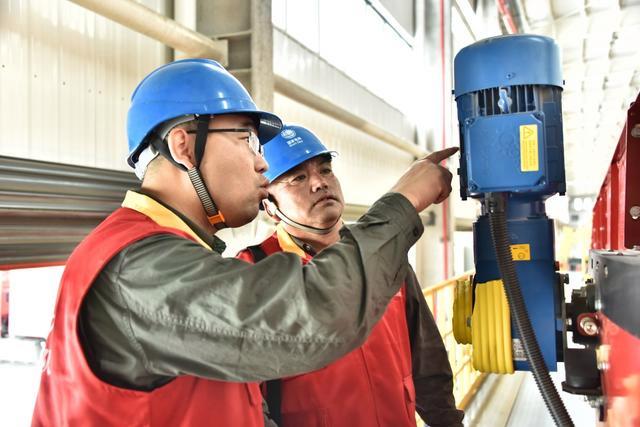 國網(wǎng)?？h供電公司推行服務“電長制” 助企發(fā)展“加速跑”