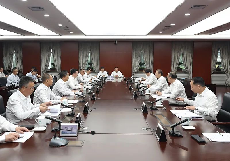 國(guó)家電網(wǎng)董事長(zhǎng)、黨組書記辛保安赴國(guó)網(wǎng)新疆電力調(diào)研