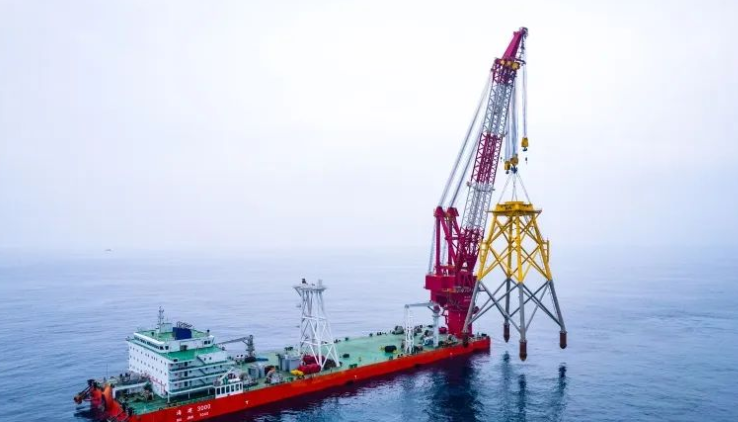 中國(guó)能建廣東院陽(yáng)江青洲一、二海上風(fēng)電場(chǎng)項(xiàng)目完成全部92套風(fēng)機(jī)導(dǎo)管架吊裝