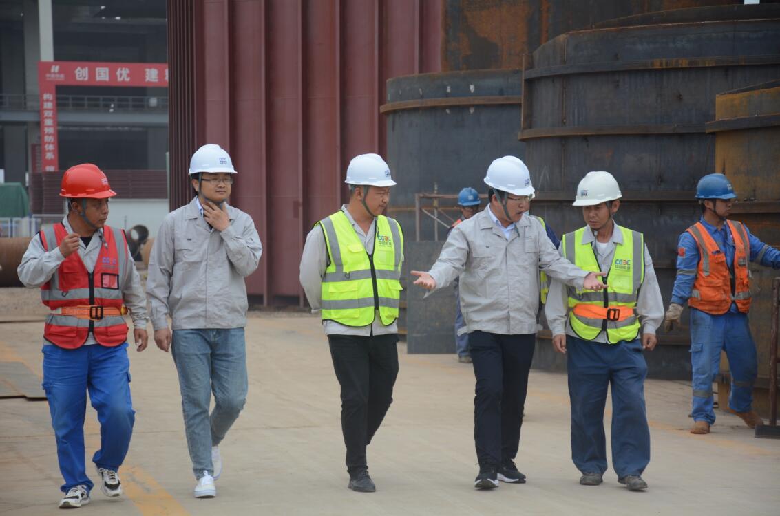 中國能建建筑集團黨委副書記、總經(jīng)理羅耕能到正寧百萬項目調(diào)研指導工作