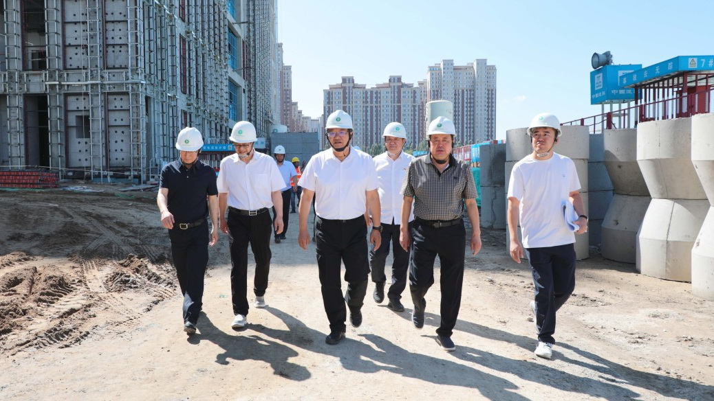 郝智強(qiáng)一行深入A級(jí)大數(shù)據(jù)中心、國(guó)家重點(diǎn)實(shí)驗(yàn)室施工現(xiàn)場(chǎng)開(kāi)展安全檢查