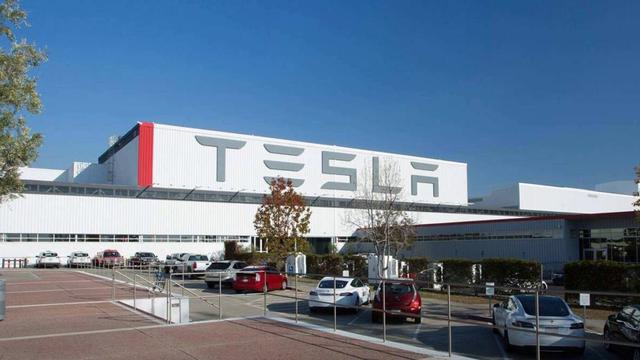 明年特斯拉繼續(xù)降價?高盛下調(diào)盈利預(yù)期，市值蒸發(fā)超2000億元