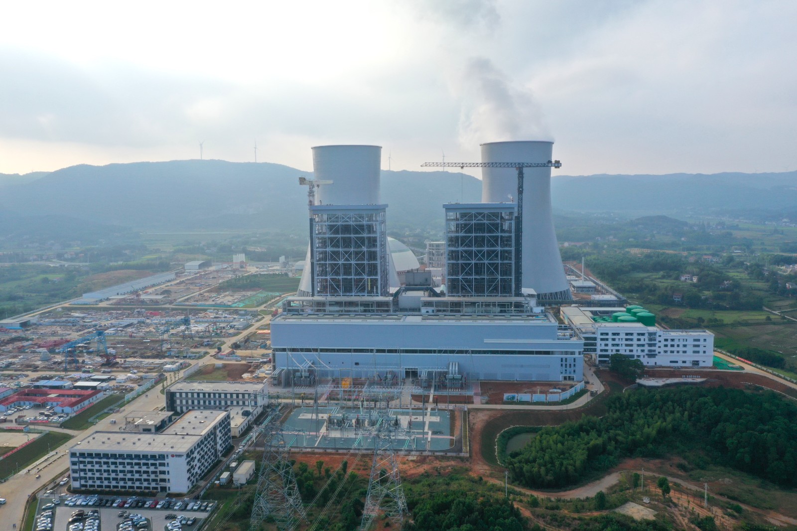 國家能源集團岳陽電廠1號機組首次并網成功