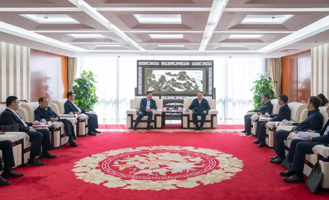 華電集團(tuán)黨組副書(shū)記、總經(jīng)理葉向東與山東能源黨委書(shū)記、董事長(zhǎng)李偉舉行會(huì)談