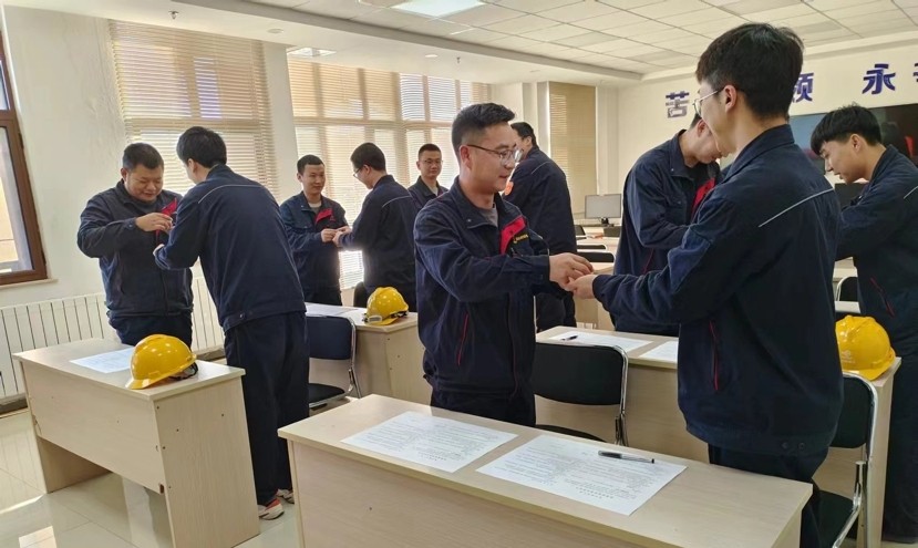 陜投集團(tuán)趙石畔煤電:練就過硬本領(lǐng) 傳承工匠精神