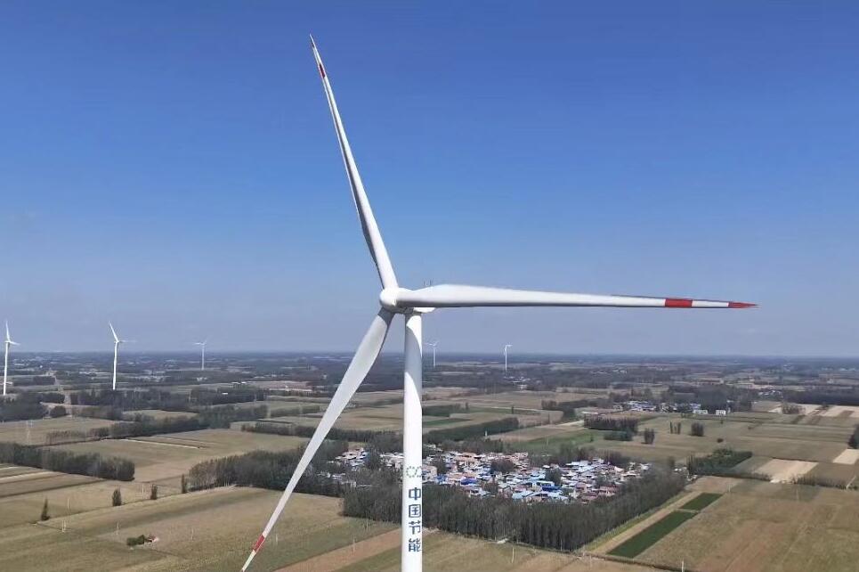 中國節(jié)能以“風電+清潔供暖” 守護千家萬戶“光與暖”  　　文章來源：中國節(jié)能環(huán)保集團有限公司　　發(fā)布時間：2023-11-23  　　從中國節(jié)能獲悉，2023至2024年度冬季采暖季期間，中國節(jié)能所