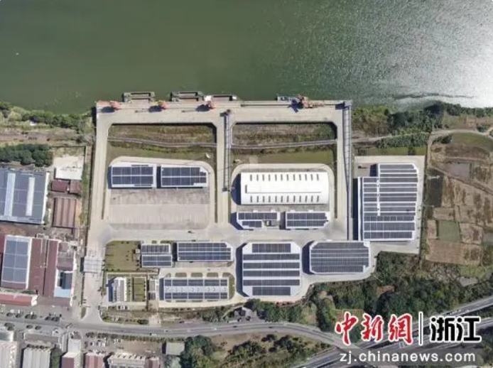 浙江嵊州:光伏發(fā)電讓碼頭岸電插上綠色能源翅膀