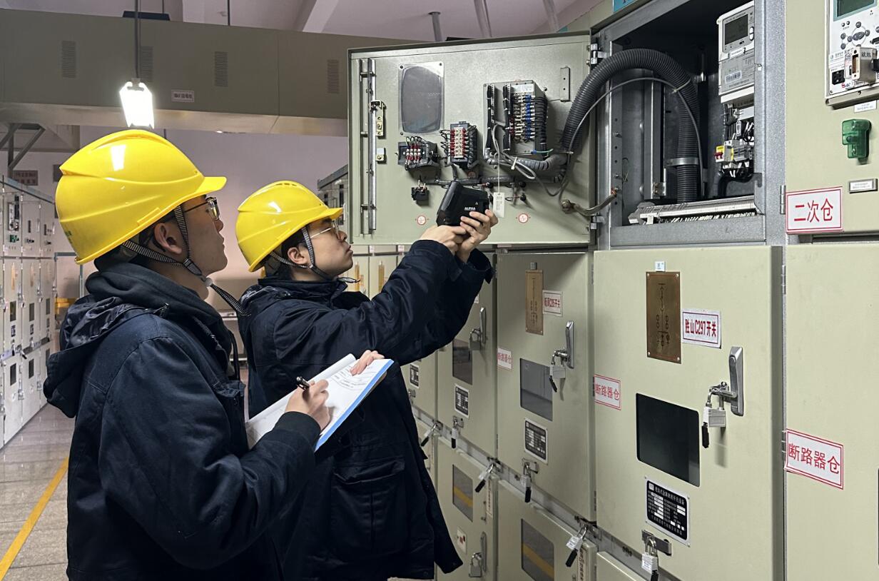 國(guó)網(wǎng)余姚市供電公司:精準(zhǔn)測(cè)溫除隱患 迎峰度冬添保障