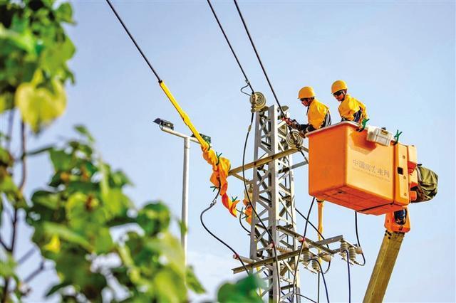 海南電網(wǎng)公司持續(xù)優(yōu)化用電營商環(huán)境，提升供電服務(wù)水平