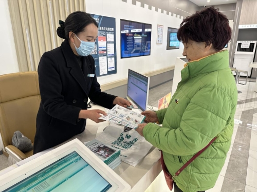 國網(wǎng)會(huì)理市供電公司:貼心服務(wù) 情暖返鄉(xiāng)人員