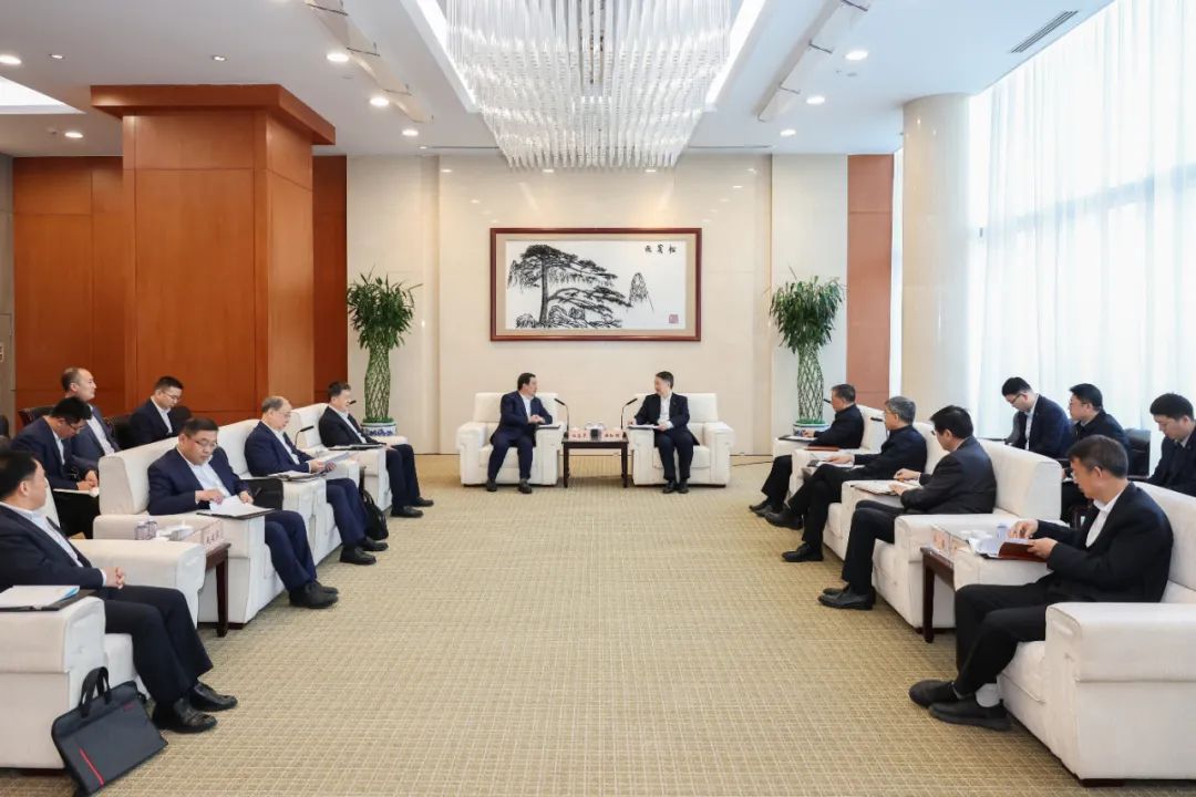 華能集團(tuán)董事長(zhǎng)溫樞剛會(huì)見(jiàn)中國(guó)電氣裝備董事長(zhǎng)白忠泉、總經(jīng)理周群