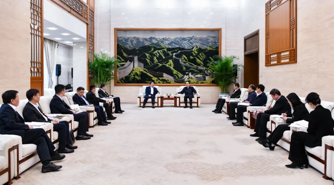 中國(guó)電氣裝備白忠泉董事長(zhǎng)、周群總經(jīng)理拜訪中國(guó)大唐董事長(zhǎng)鄒磊