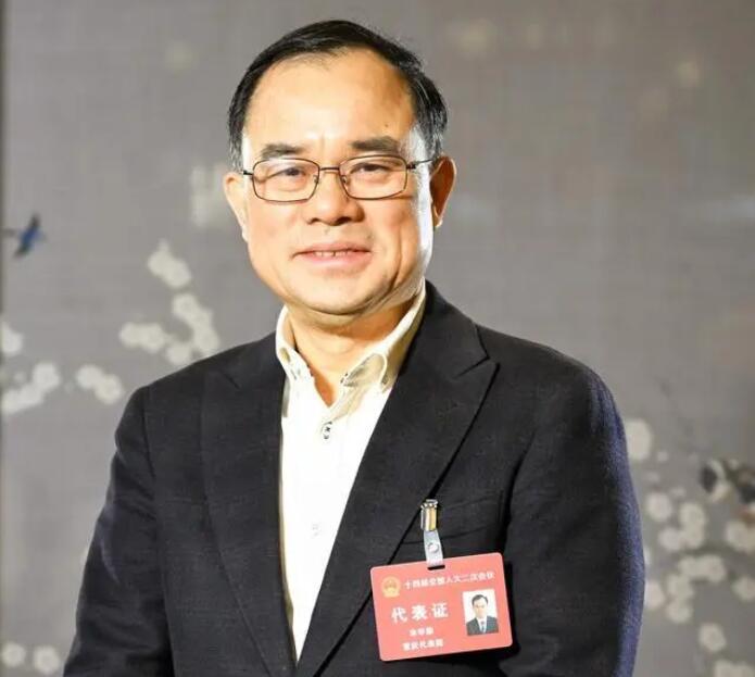 【兩會(huì)好聲音】全國人大代表、長安汽車董事長朱華榮：強(qiáng)化市場調(diào)節(jié)手段，進(jìn)一步改善汽車消費(fèi)環(huán)境