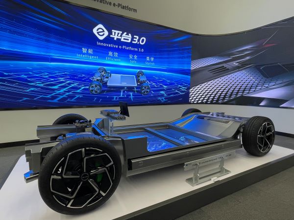 “新能源汽車第一城”再易主，深圳大幅超車，還有這些城市在踩油門