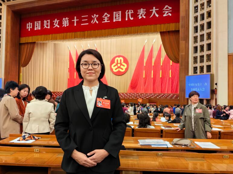 中國能建北京設(shè)備公司黨委書記、董事長，中國能建首批一級技術(shù)專家張?jiān)氯A獲全國三八紅旗手榮譽(yù)稱號