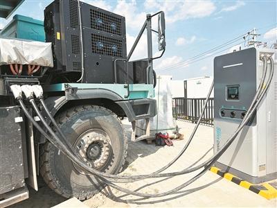 “1分鐘30度”，新能源重卡充電提速