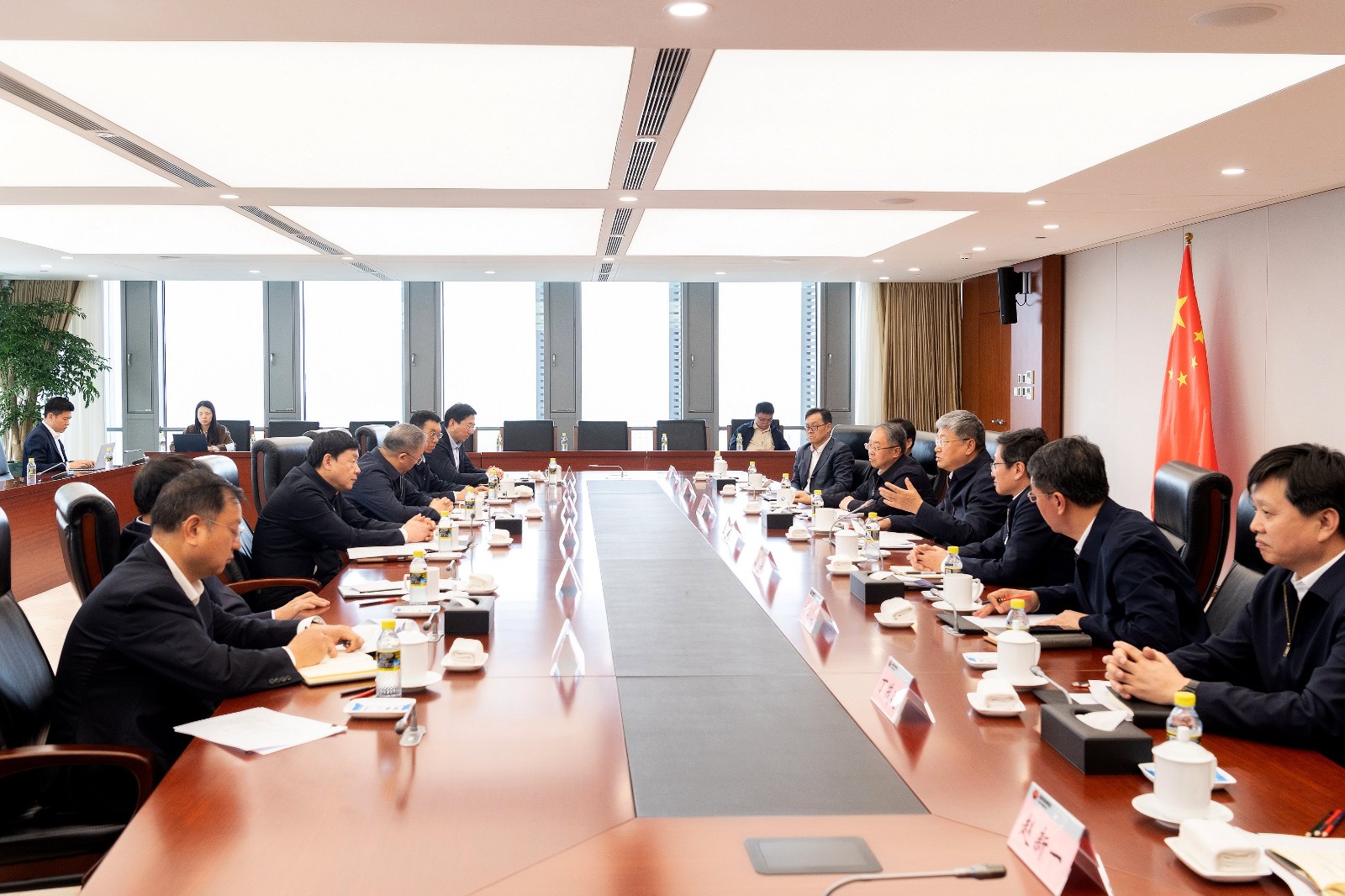 國(guó)家能源集團(tuán)劉國(guó)躍、余兵會(huì)見(jiàn)國(guó)家電網(wǎng)黨組書(shū)記、董事長(zhǎng)張智剛