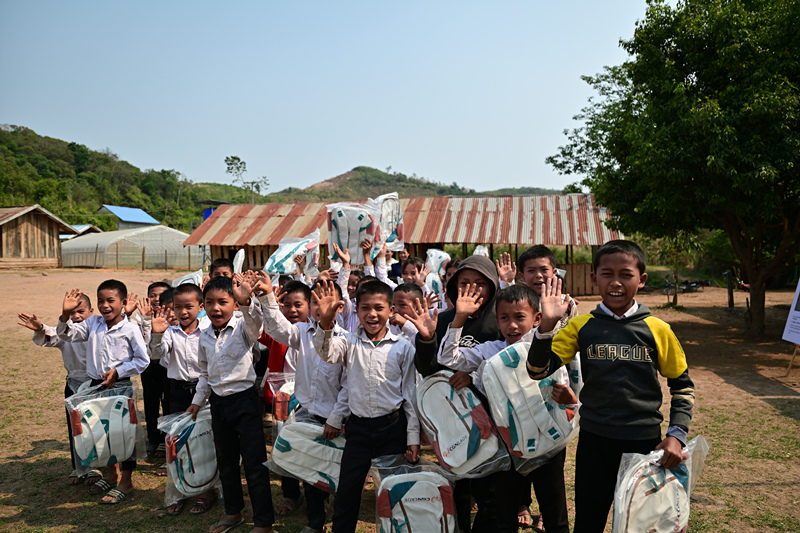 中國(guó)能建云南院在老撾開(kāi)展愛(ài)心助學(xué)活動(dòng)