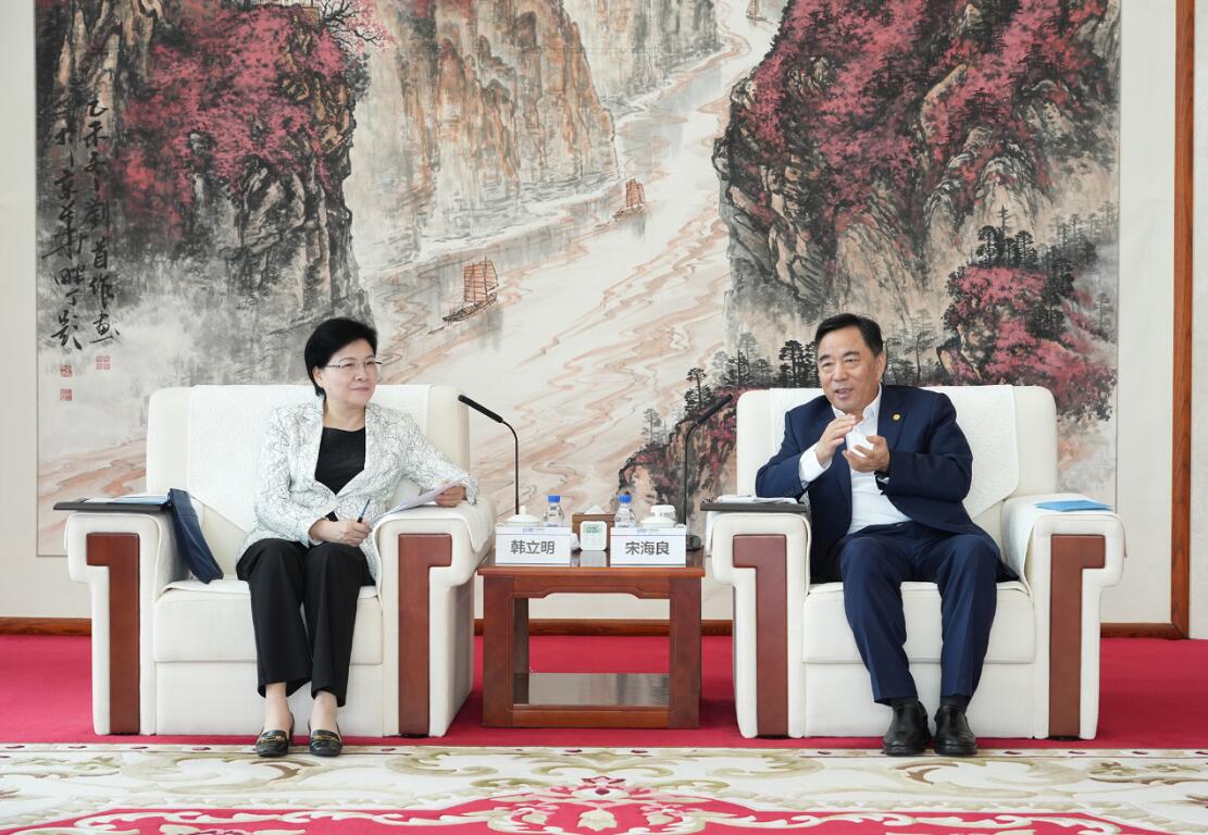 中國能建黨委書記、董事長宋海良與江蘇省委常委、南京市委書記韓立明會談