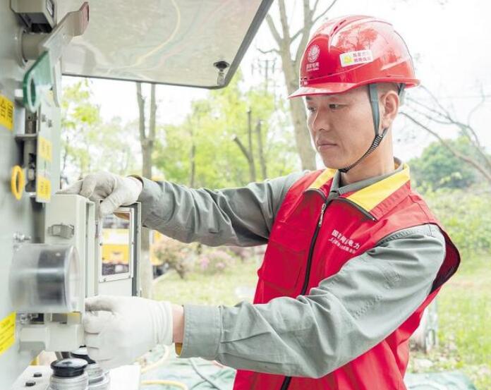 賀彪：星城萬家燈火，“帶電護(hù)衛(wèi)”用心守候