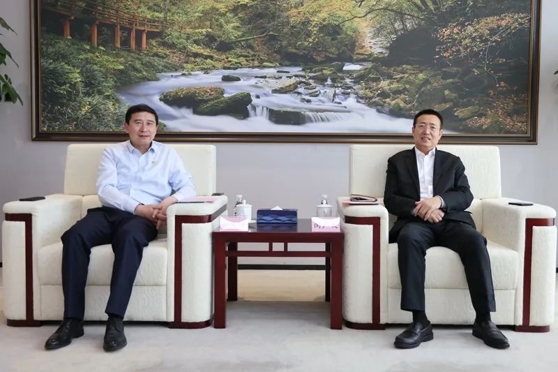 陜煤集團黨委書記、董事長張文琪會見中鐵十八局集團黨委書記、董事長閆廣天一行