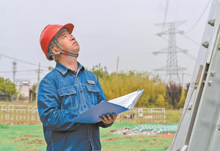 譚濤:扎根一線錘煉技能 建好工程帶好隊伍