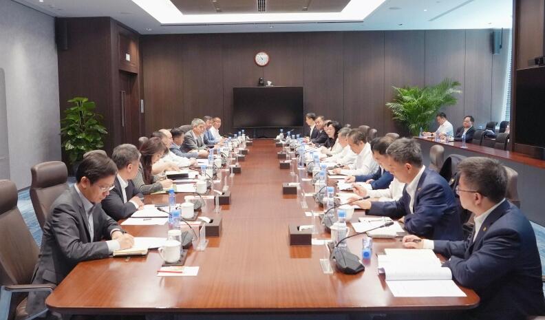 中國能建黨委書記、董事長宋海良與中信集團黨委書記、董事長奚國華會談