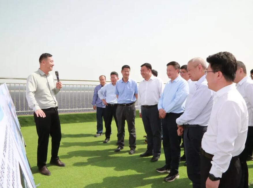 中國廣核集團黨委書記、董事長楊長利赴新疆調研新能源業(yè)務發(fā)展情況