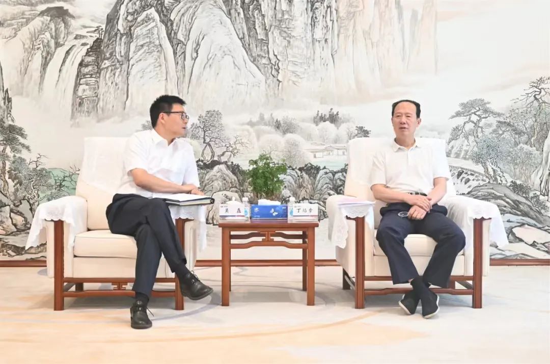 中國電建黨委書記、董事長丁焰章與上海電氣集團(tuán)黨委書記、董事長吳磊會談