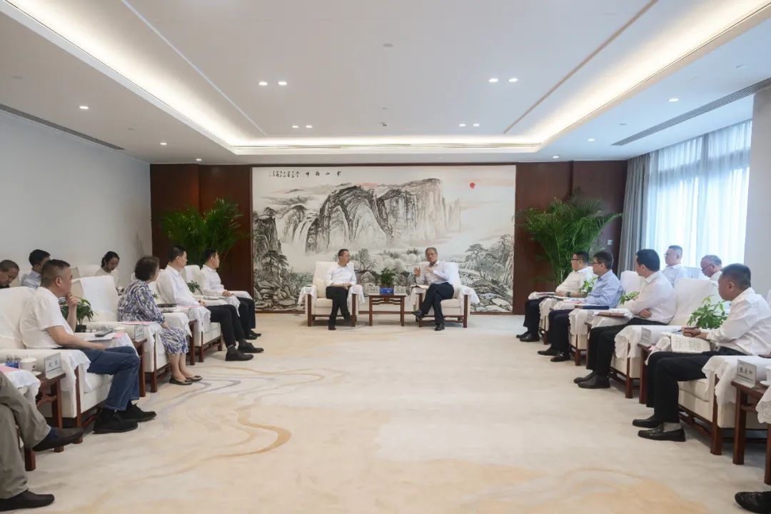 中國電建黨委副書記、總經(jīng)理王斌與北京市海淀區(qū)區(qū)長李俊杰會談