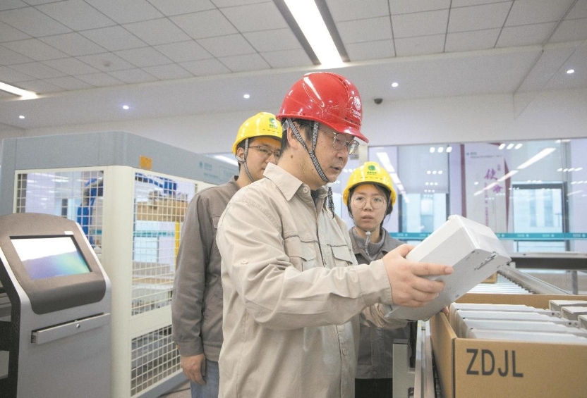 徐永進:在毫厘間把準(zhǔn)電能計量標(biāo)尺