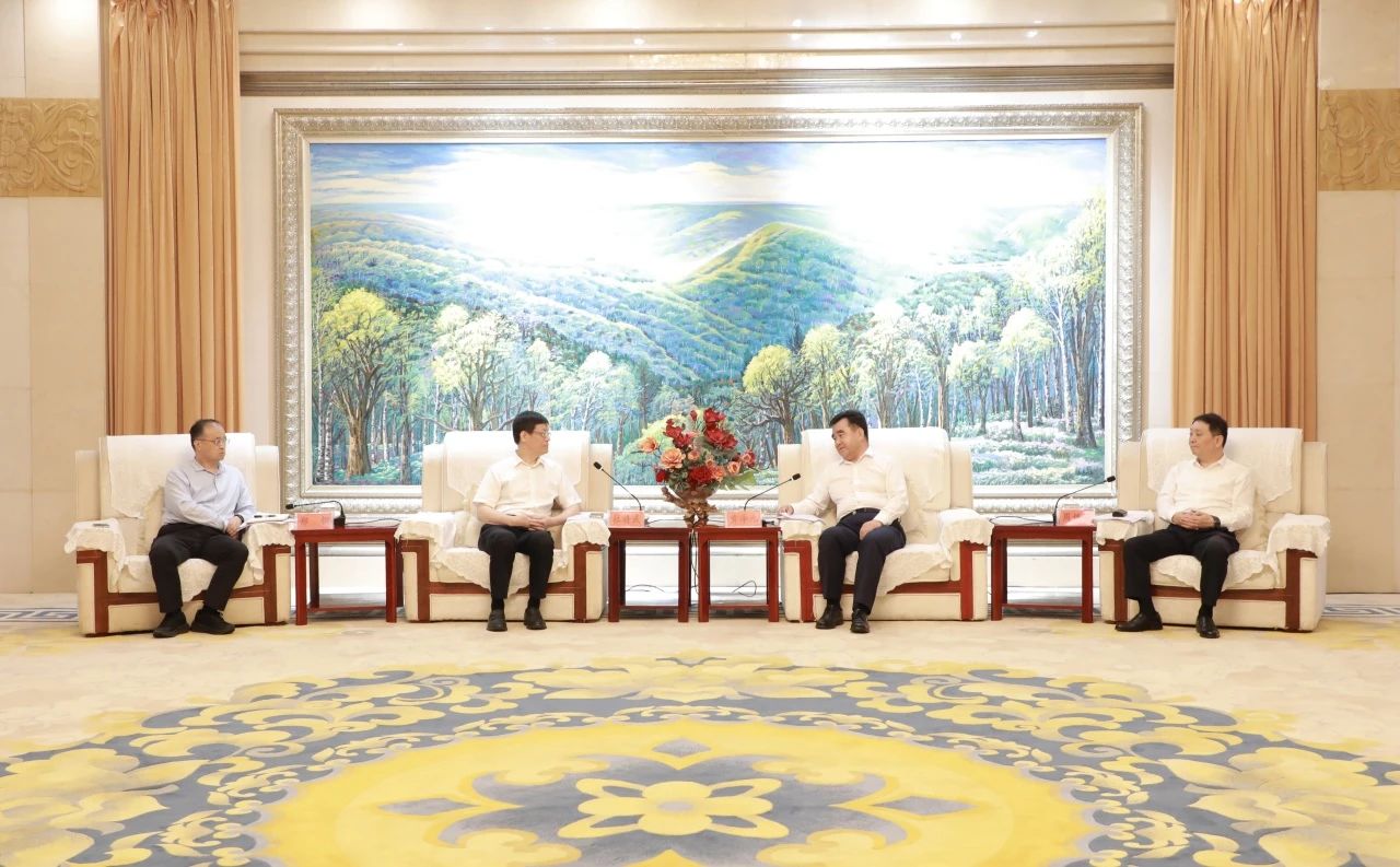 華電煤業(yè)黨委書記、董事長杜將武拜會慶陽市委書記黃澤元