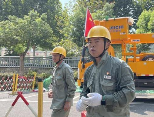 桂長菁：“不稱職”的準新郎和有擔(dān)當(dāng)?shù)摹皫щ姳? /></a></div>
				<div   id=