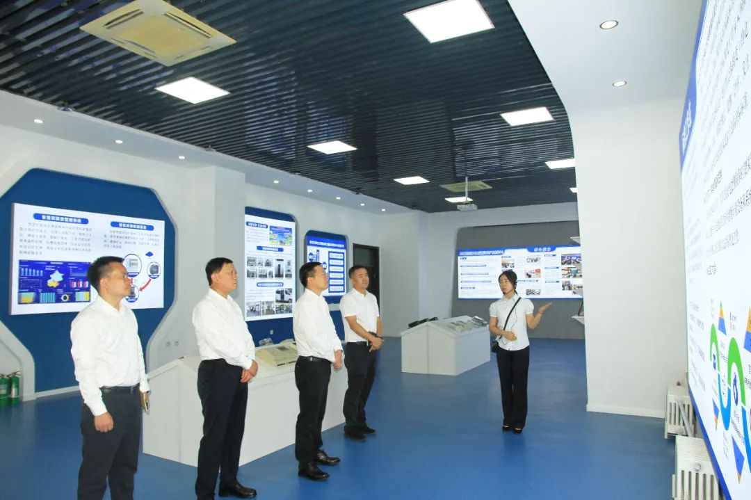 中國(guó)電氣裝備黨委書(shū)記、董事長(zhǎng)李洪鳳赴哈表所、天宇電氣、廈門(mén)許繼調(diào)研