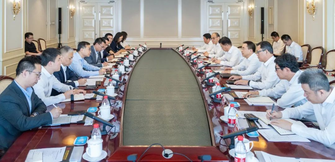 中國大唐集團(tuán)有限公司黨組書記、董事長與遠(yuǎn)景科技集團(tuán)董事長張雷會(huì)談