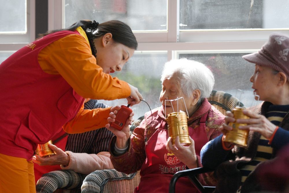 點亮燈 散發(fā)光 燃燒火——記“時代楷?！眹译娋W(wǎng)四川電力成都高新連心橋共產(chǎn)黨員服務隊