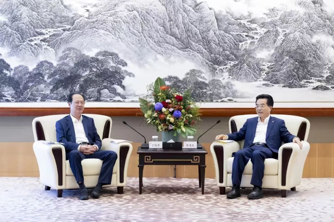 中國電建黨委書記、董事長丁焰章赴香港開展系列商務活動并調研駐港項目