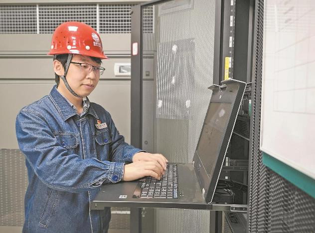 周強(qiáng):專攻新能源發(fā)展關(guān)鍵技術(shù)