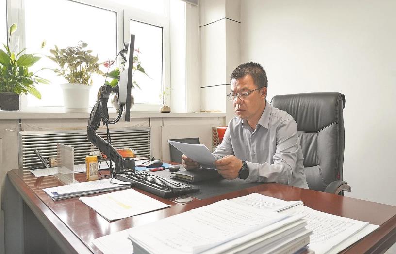 張忠鋒：為三江源頭百姓富裕、生態(tài)美好探索奔忙