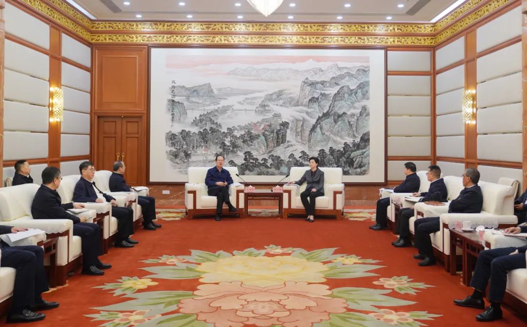 中國電建黨委書記、董事長丁焰章拜會四川省委副書記、省長施小琳