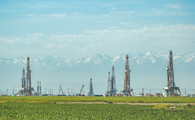 中國石油新疆油田加大勘探開發(fā)力度、推動(dòng)綠色智能轉(zhuǎn)型