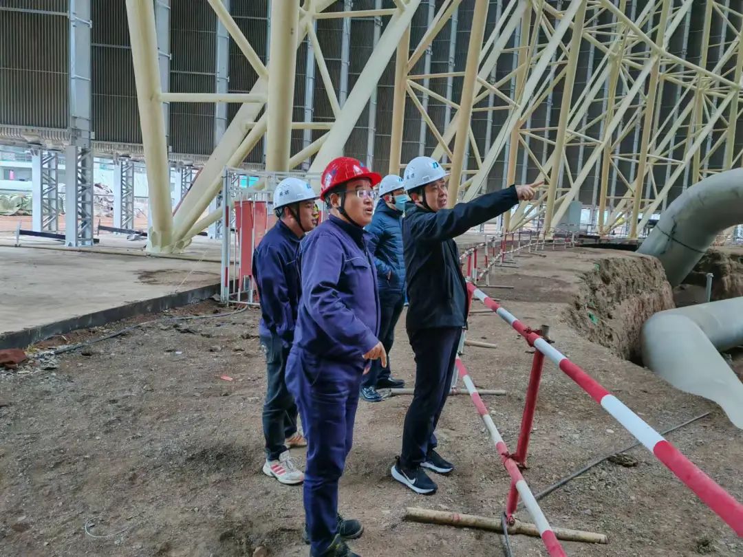 華電科工黨委委員、副總經(jīng)理亓炳生赴哈密鋼結(jié)構(gòu)間冷塔項目調(diào)研