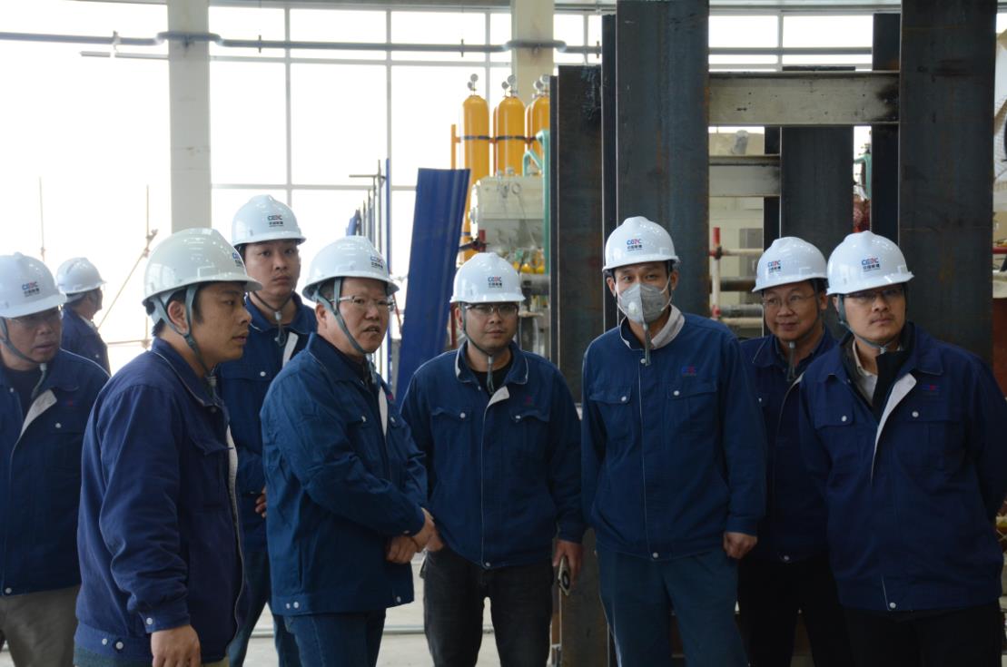 中國能建建筑集團黨委副書記、總經(jīng)理羅耕能到正寧百萬項目調(diào)研指導(dǎo)