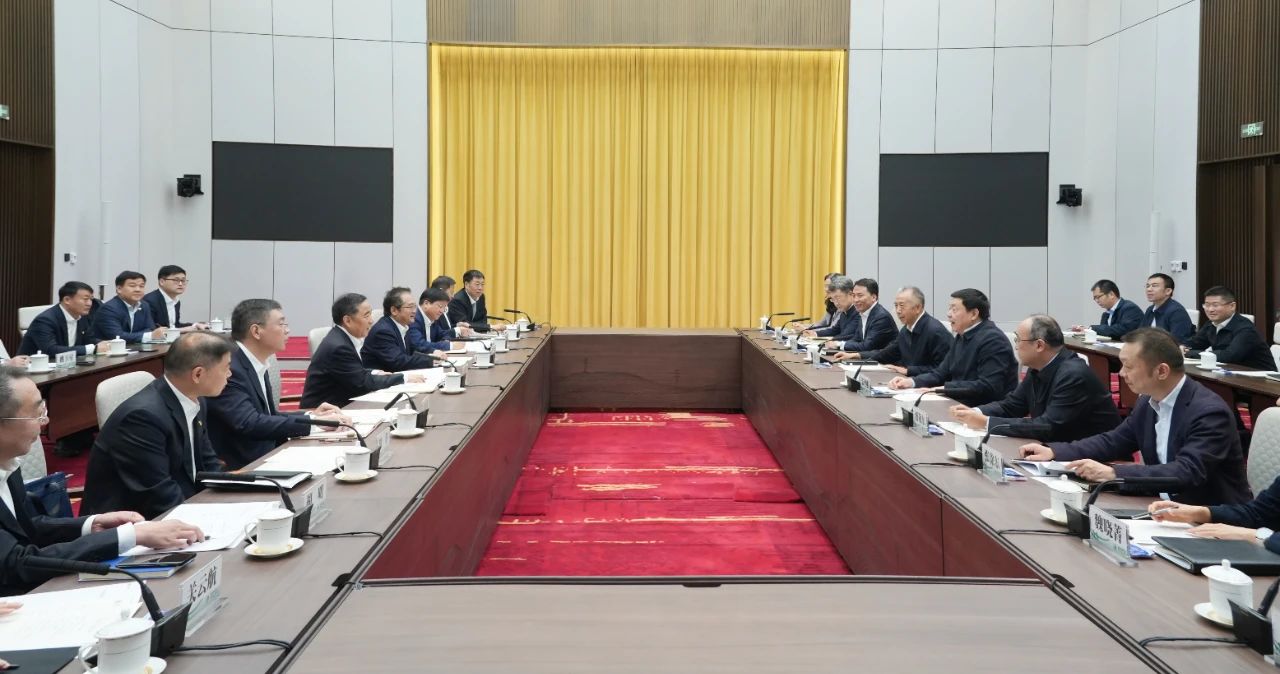 中國能建黨委書記、董事長宋海良與國家電網(wǎng)董事長、黨組書記張智剛會談